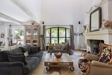Uitzonderlijke levenskwaliteit voor deze villa te huur in Ménerbes