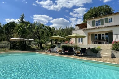 Warm and romantic house to rent in Provence
