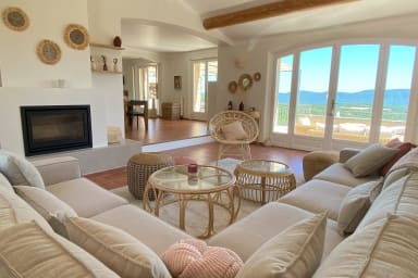 Sublime views of the countryside from this country house for rent in Viens