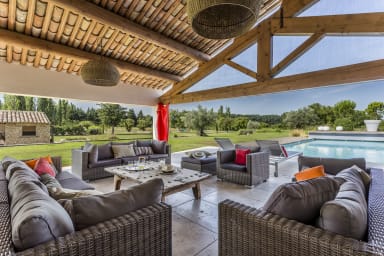 Cosy holidays in a stone house in L'Isle sur Sorgue