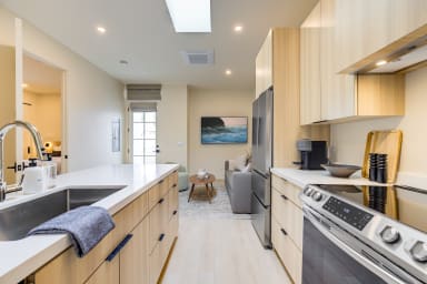 Full kitchen: Nespresso, fridge, stove/oven, plates and utensils,dishwasher