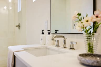 Public Goods toiletries provided
