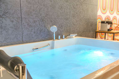 Profitez d'une baignoire balnéothérapie 🧖🏼‍♀️🛁