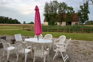 Terrasse avec table à manger