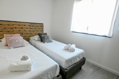 Chambre 2 / Bedroom 2