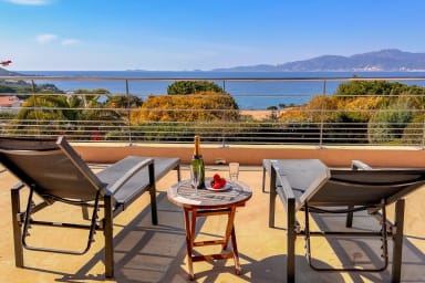 Terrasse supérieure / Upper floor Terrace