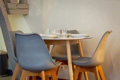 Table à manger et assises