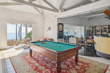 location-famille-prestigieuse-villa-boussole-cote-dazur-billard