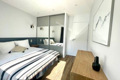 Chambre 1 avec grand lit 160x200, literie neuve et de qualité