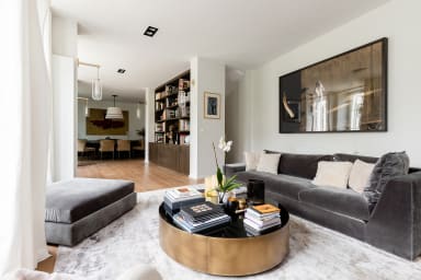 rental-family-prestigious-maison-lumea-paris-living-room