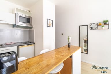 Coin repas et kitchenette équipée