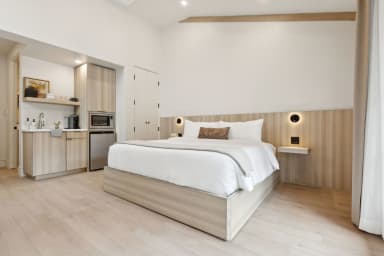 King-size bed, sleeps 2 and Kitchenette with Nespresso and Mini Fridge