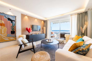 2-Br Apartment with Sea View Terrace – Cannes