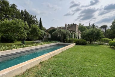 Holiday Home in Lourmarin – Stunning View of the Château