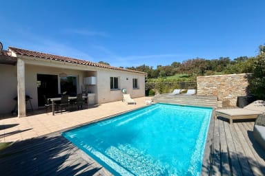 Comfortable Villa with Pool – Near Cala Rossa & Pinarello Beaches
