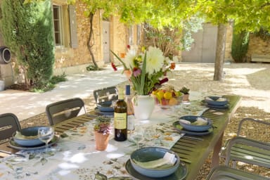 La table à manger en terrasse