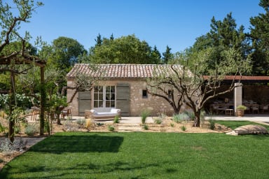 reserver-villa-peonie-bien-location-kids-friendly-eygalieres-pioma-home