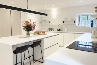 The fully-equipped kitchen