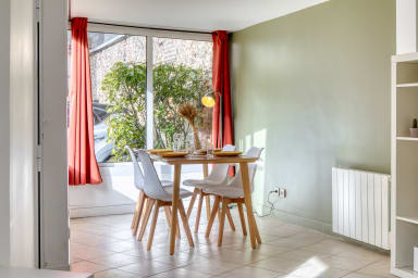 Salle à manger lumineuse