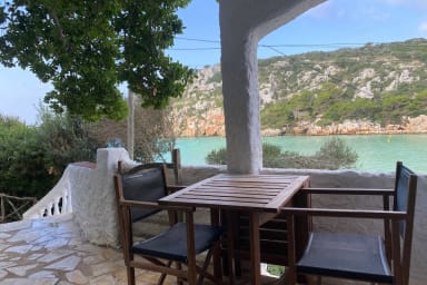 Primera línea de playa en Cala en Porter