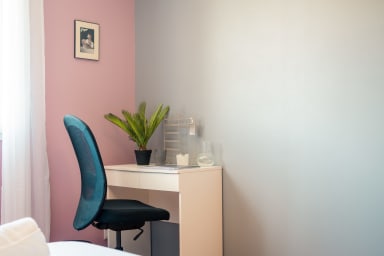 Bureau dans la chambre