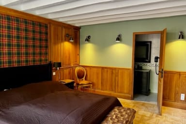 Chambre rez-de-chaussée: lit double 180x200 et salle de bain individuelle...