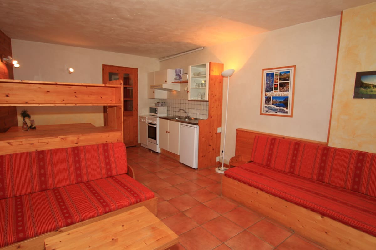 Chalet   Chalet Le Barlèt: 2/3 pers Hameau des Chazals Nevache Hautes Alpes
