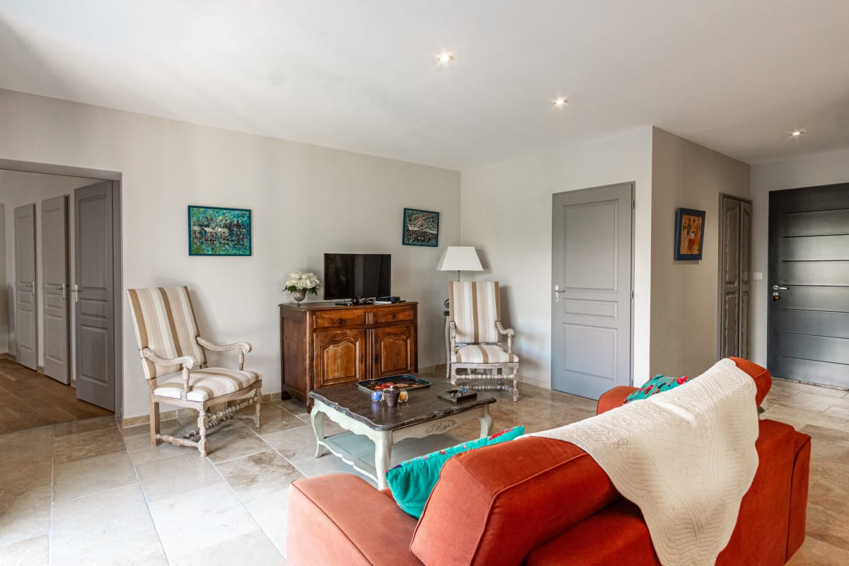  immobilier  La Verdière - Maison contemporaine de plain pied avec jardin et piscine pri