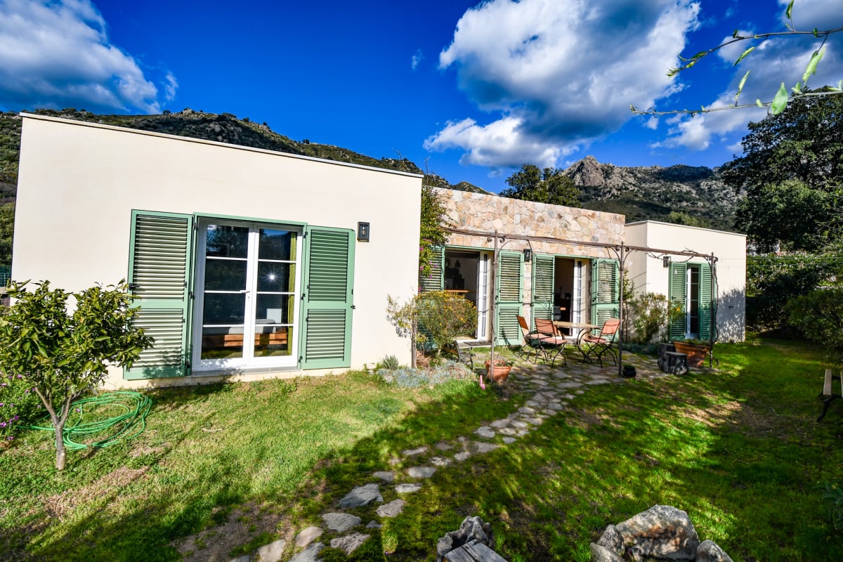 Maison   Villa Annastasia, location vacances au Calme en Corse à Zilia 20 min Calvi