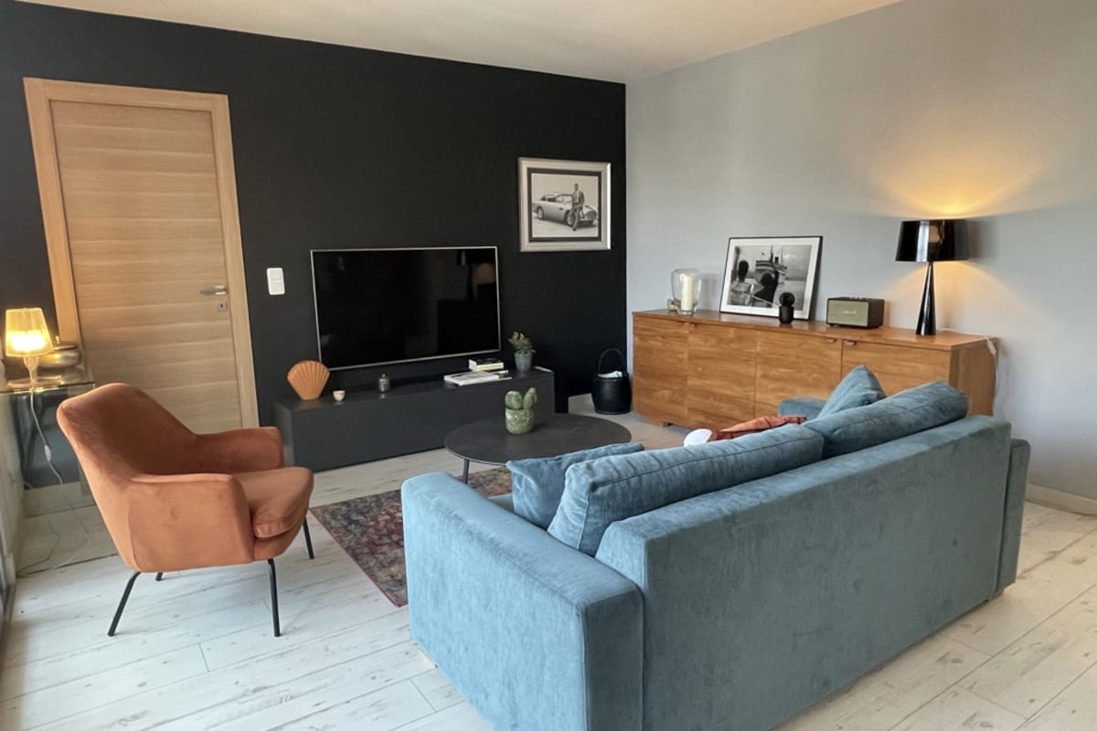 Deux pièces spacieux Place de Gaulle centre-ville d'Antibes avec extérieur 