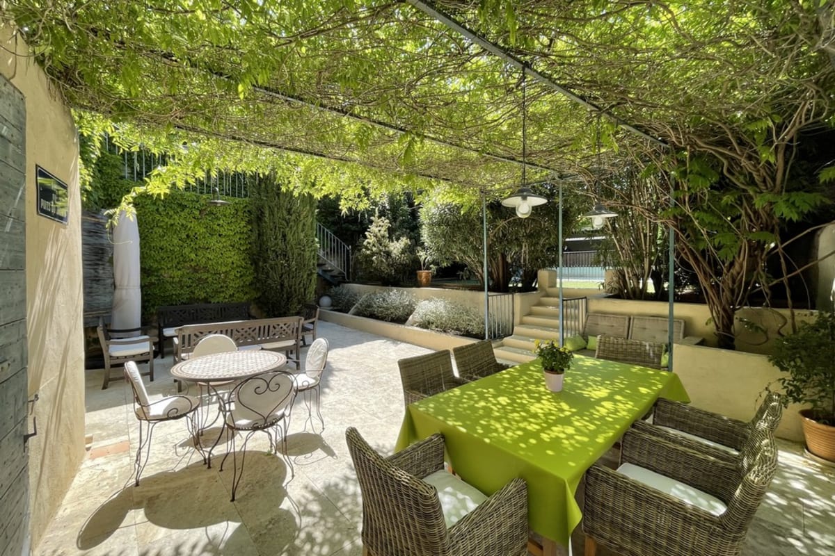  Maison Charmante maison de village avec piscine et terrasse ombragée