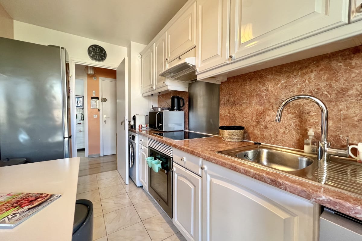 Immobilier  Bel appartement avec terrasse proche Croisette  