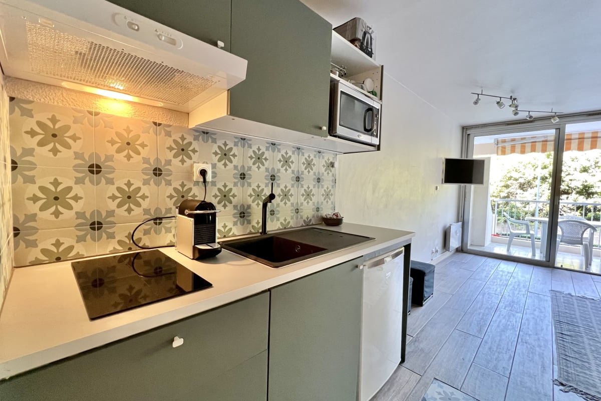  immobilier  Studio lumineux à deux pas de la mer