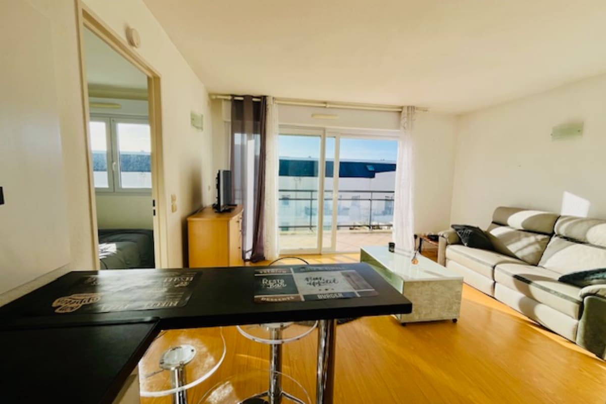 Appartement   Charmant appartement avec balcon et piscine