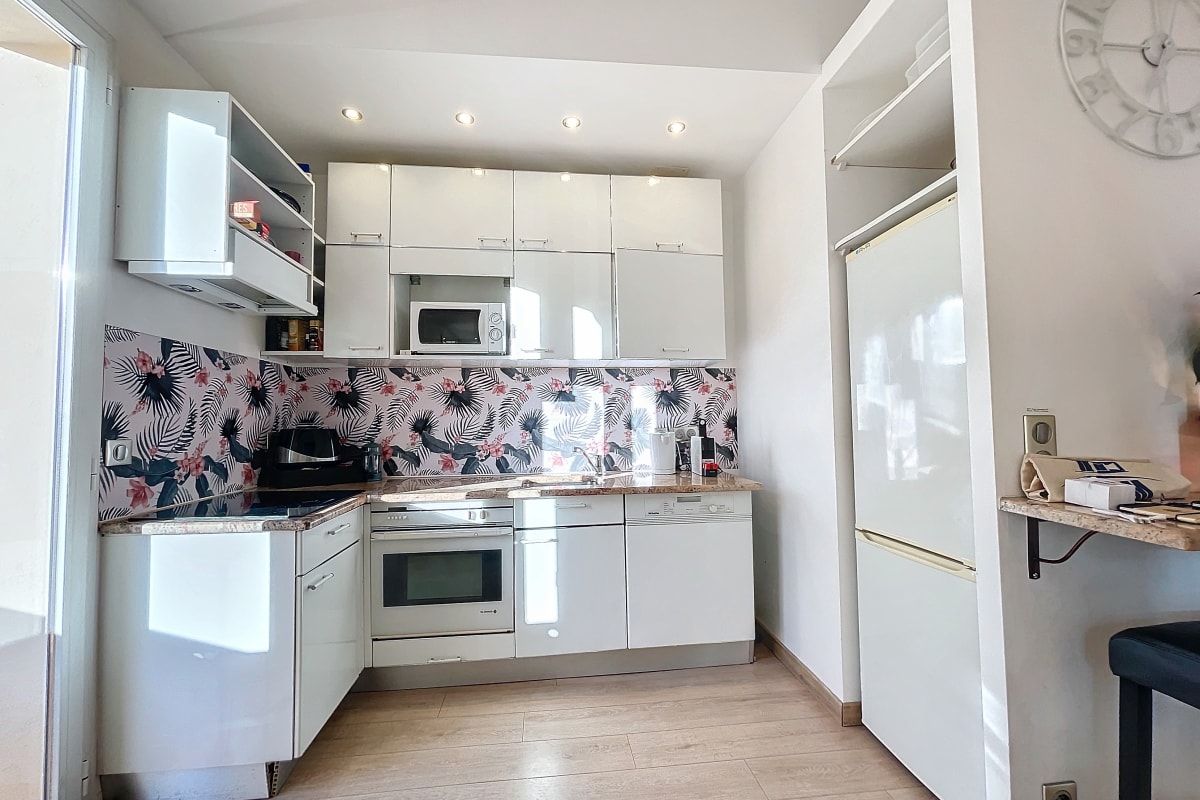  immobilier   Cannes près Centre - 3 pcs mezzanine balcons Charme absolu Olam Properties