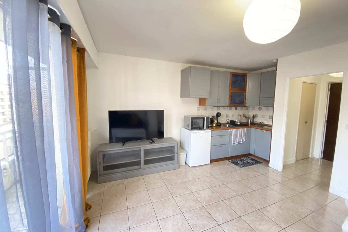 Immobilier 06BQ : Studio à deux pas des plages  