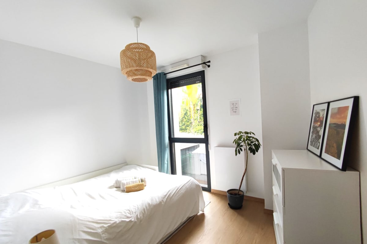 Appartement Appartement spacieux avec jardin et parking 