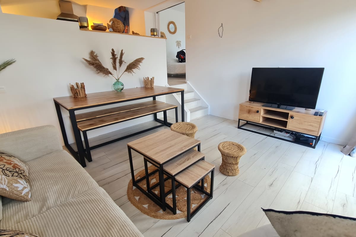 Maison   Charmante maison avec terrasse et piscine