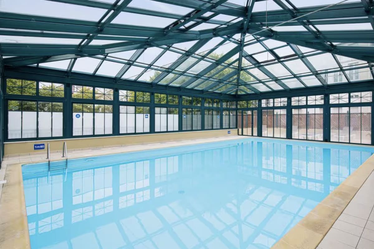  immobilier  Charmant logement avec piscine à La Rochelle