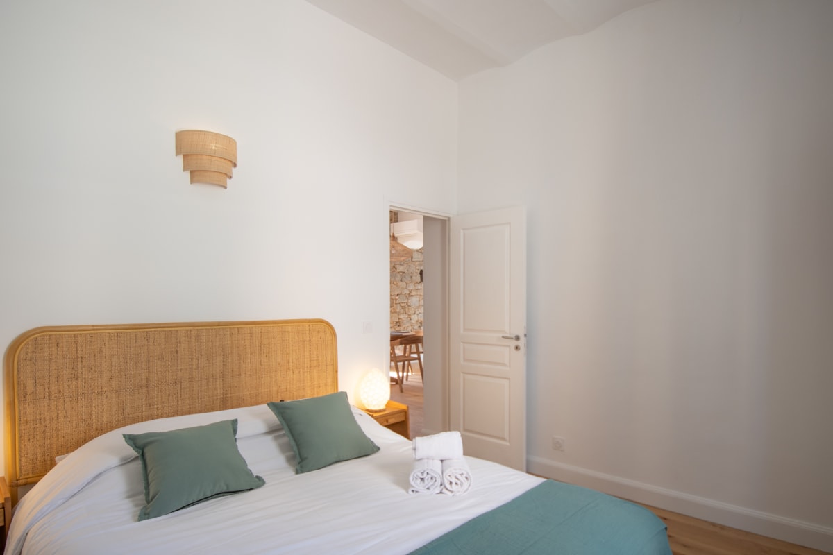 Immobilier Lume : appart vue mer, au coeur ville, plage, port, citadelle, resto à pied  