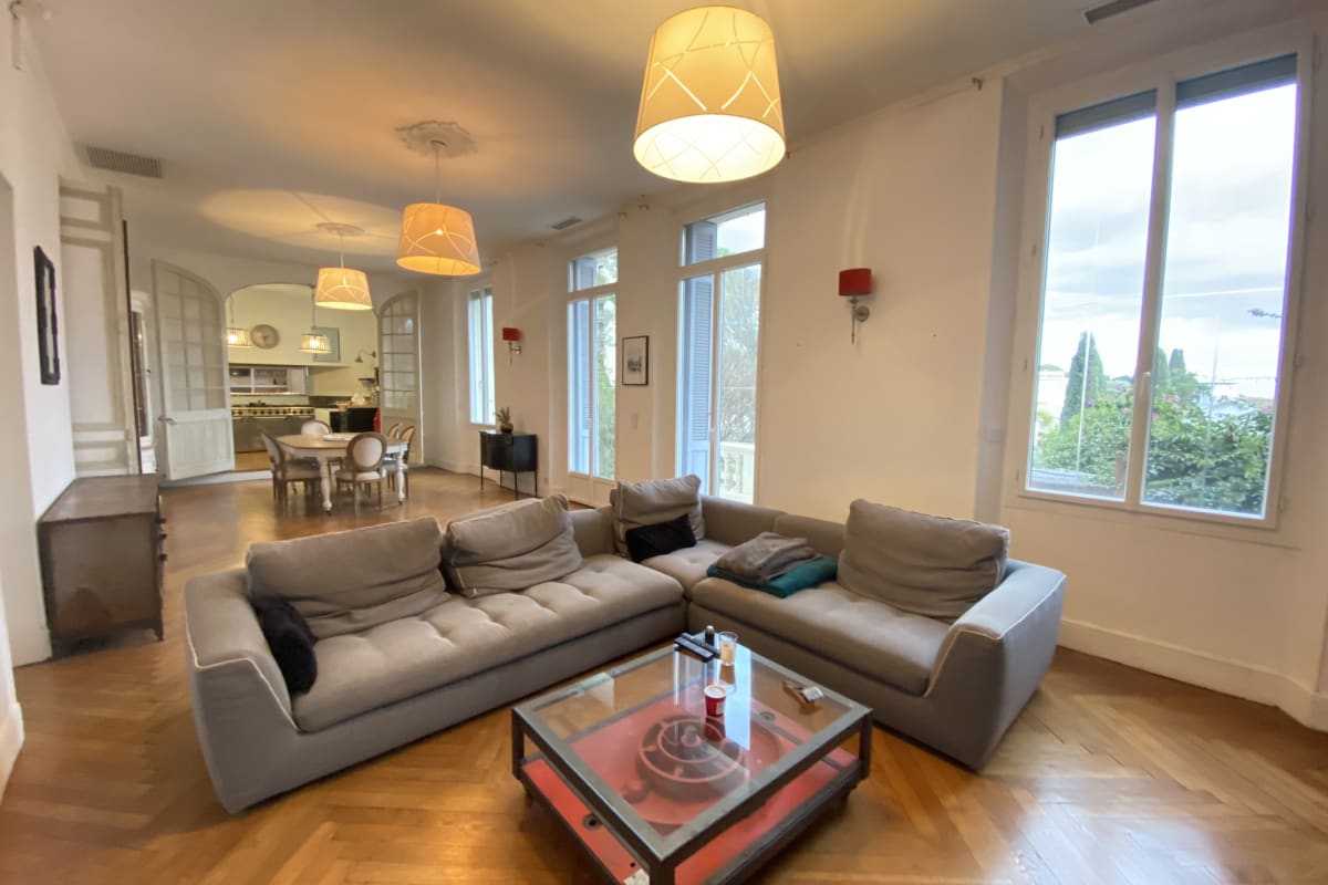 06BI2 : Bel appartement bourgeois avec terrasse et jardin