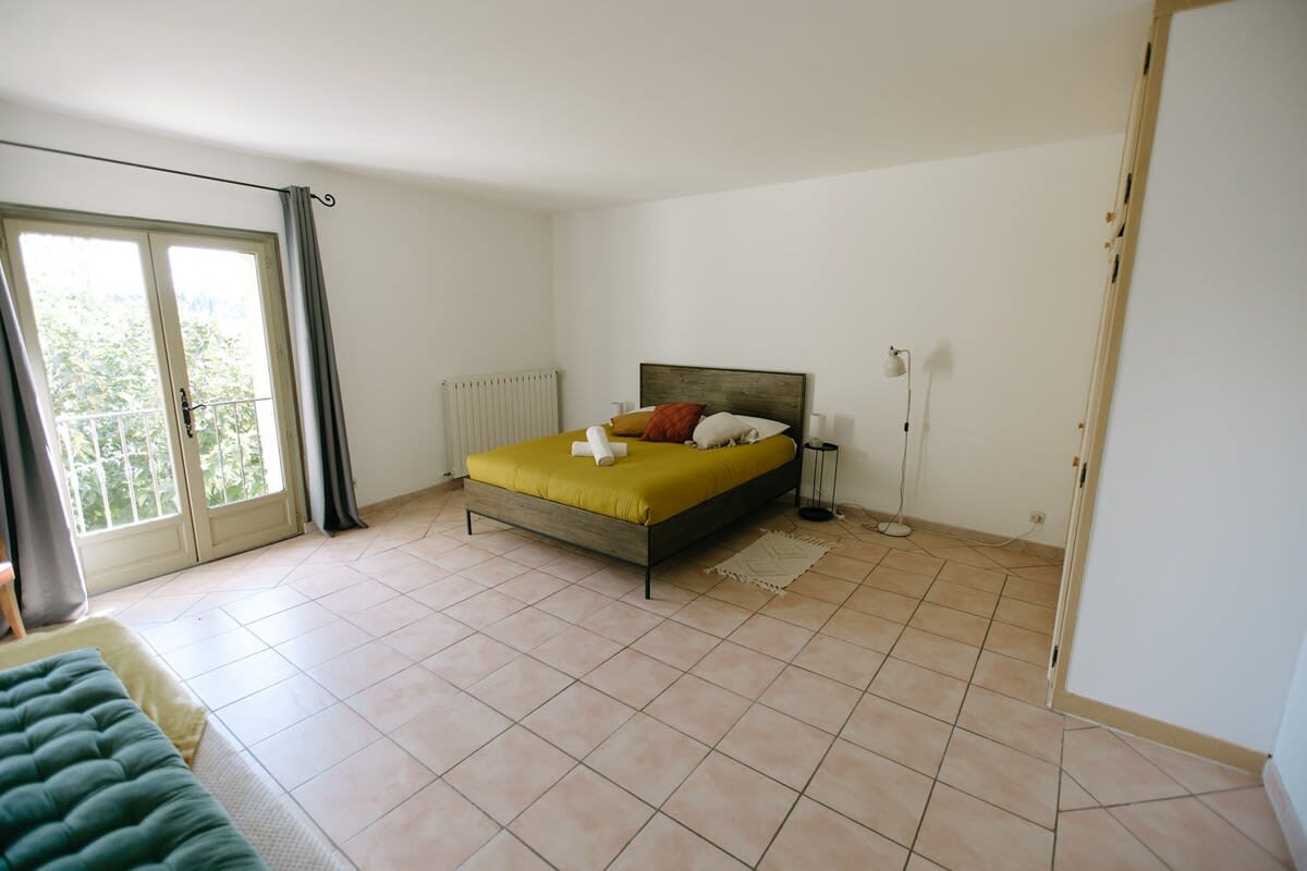 Immobilier 84B5 - Hibiscus, suite dans Mas Provençal du 18ème siècle  