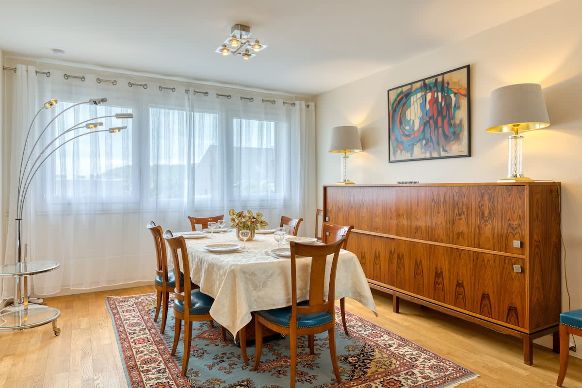 Immobilier Françoise, F5 avec petit parking  