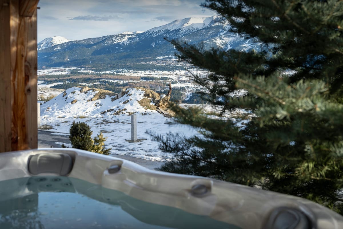  immobilier  Chalet 5-étoiles pour 10p avec jacuzzi et salle de jeux - OVO Network