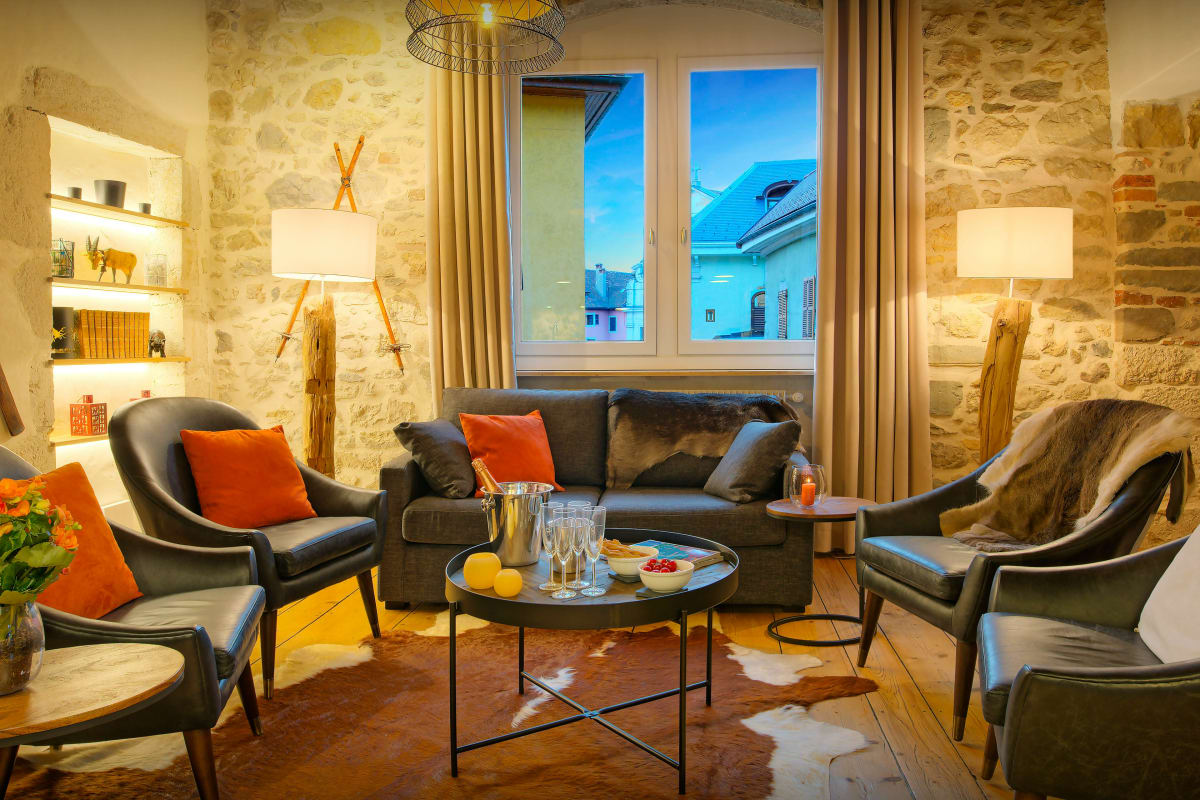 Explorez la ville & le lac d'Annecy - OVO Network
