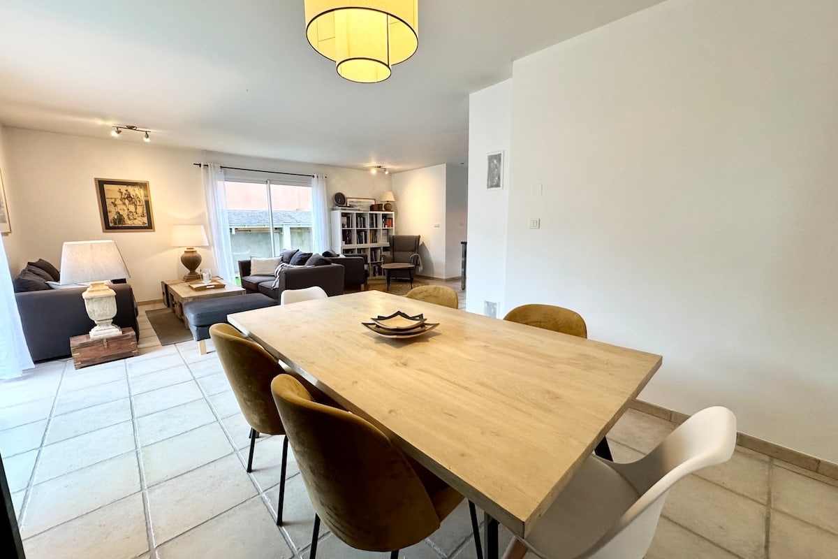 Immobilier Charmante maison bord de mer - 100m des plages  