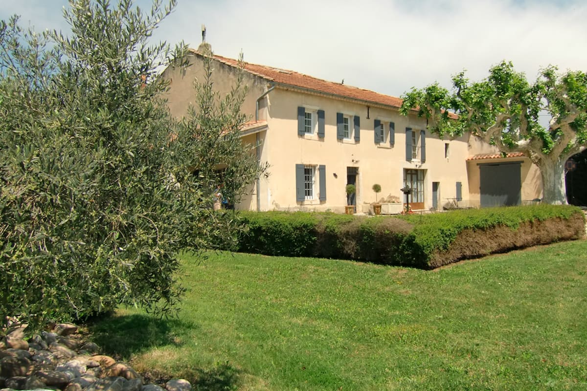 Maison beau mas provençal avec piscine
