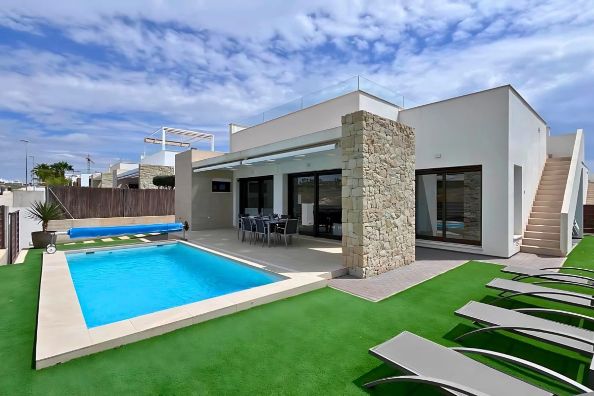 Villa moderne avec piscine privée au Golf Vistabella