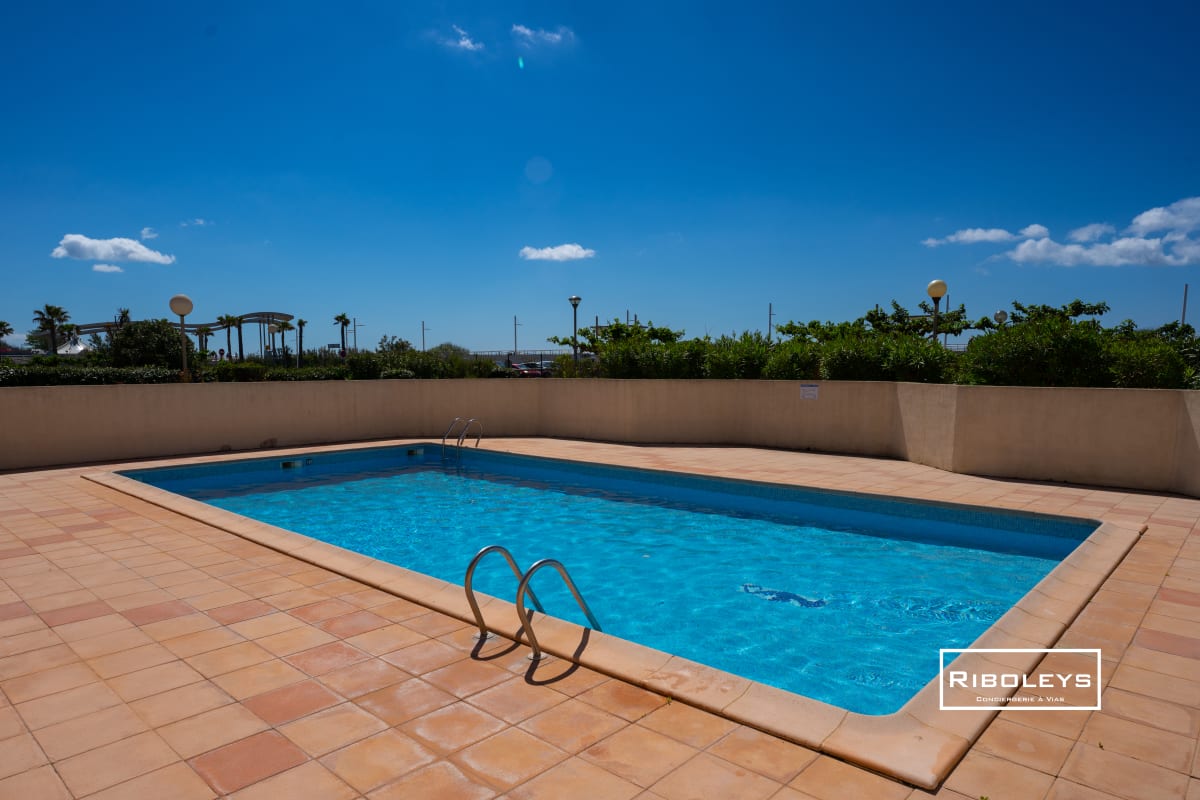 Vias-Plage - T3 avec piscine face à la mer