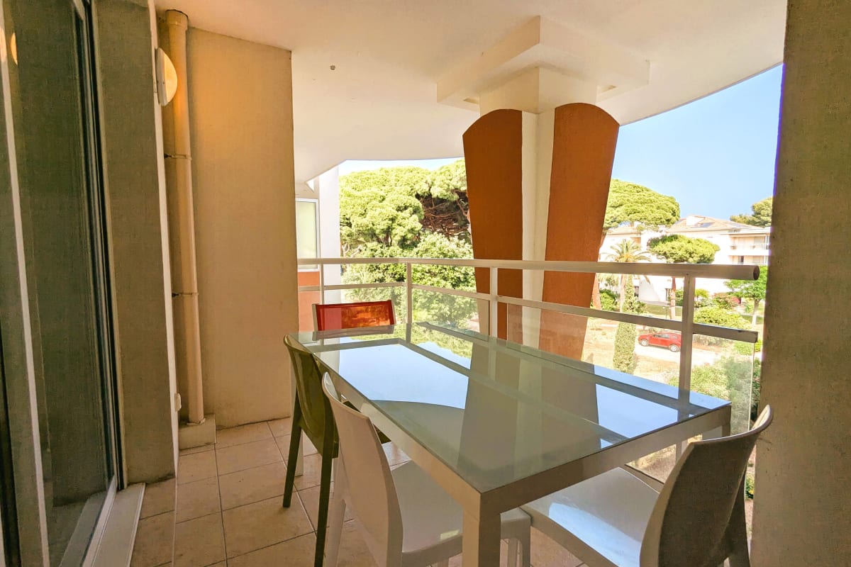  Appartement de 70m² avec piscine à 2 pas du port 